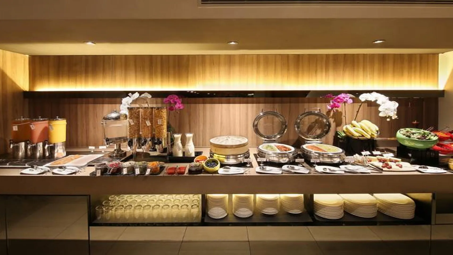 Pan Pacific Serviced Suites Beach Road, Singapore 5*,